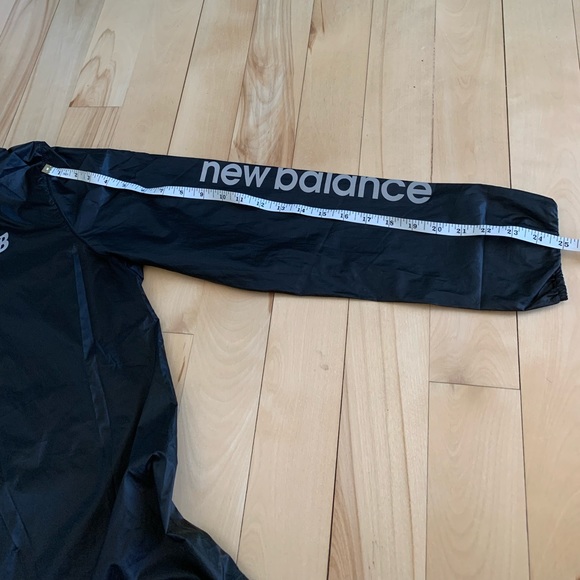 New balance black windbreaker size M - Picture 8 of 8
